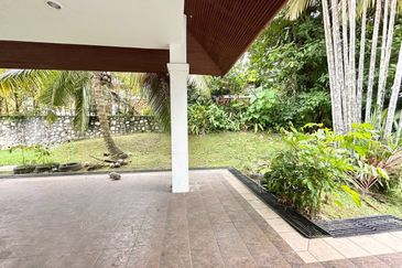 IOI Beverly Row @ IOI Resort City