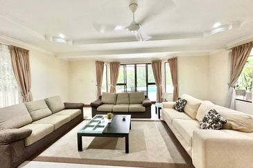 IOI Beverly Row @ IOI Resort City