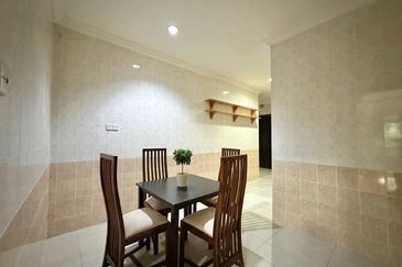 IOI Beverly Row @ IOI Resort City