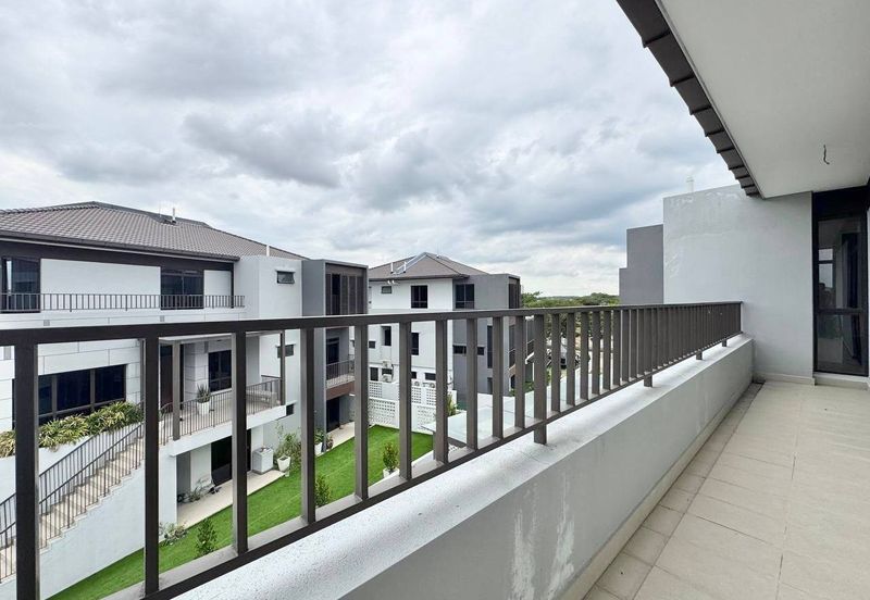 3-STOREY TERRACE END LOT THE MULIA RESIDENCE @ CYBERJAYA FOR SALE !!!