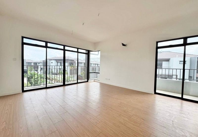 3-STOREY TERRACE END LOT THE MULIA RESIDENCE @ CYBERJAYA FOR SALE !!!