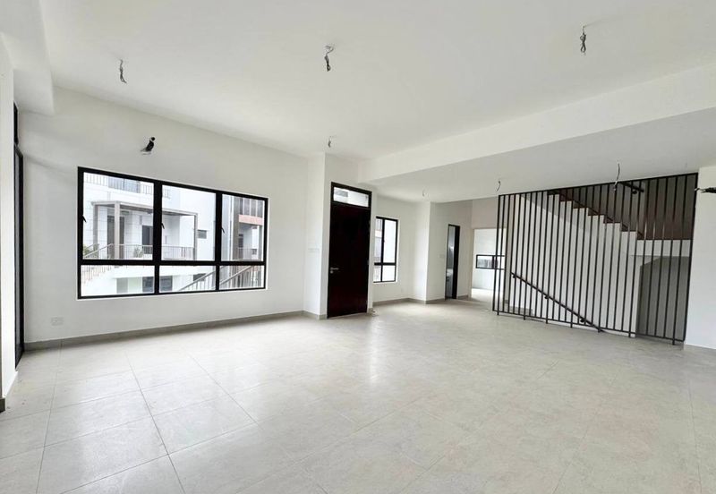 3-STOREY TERRACE END LOT THE MULIA RESIDENCE @ CYBERJAYA FOR SALE !!!