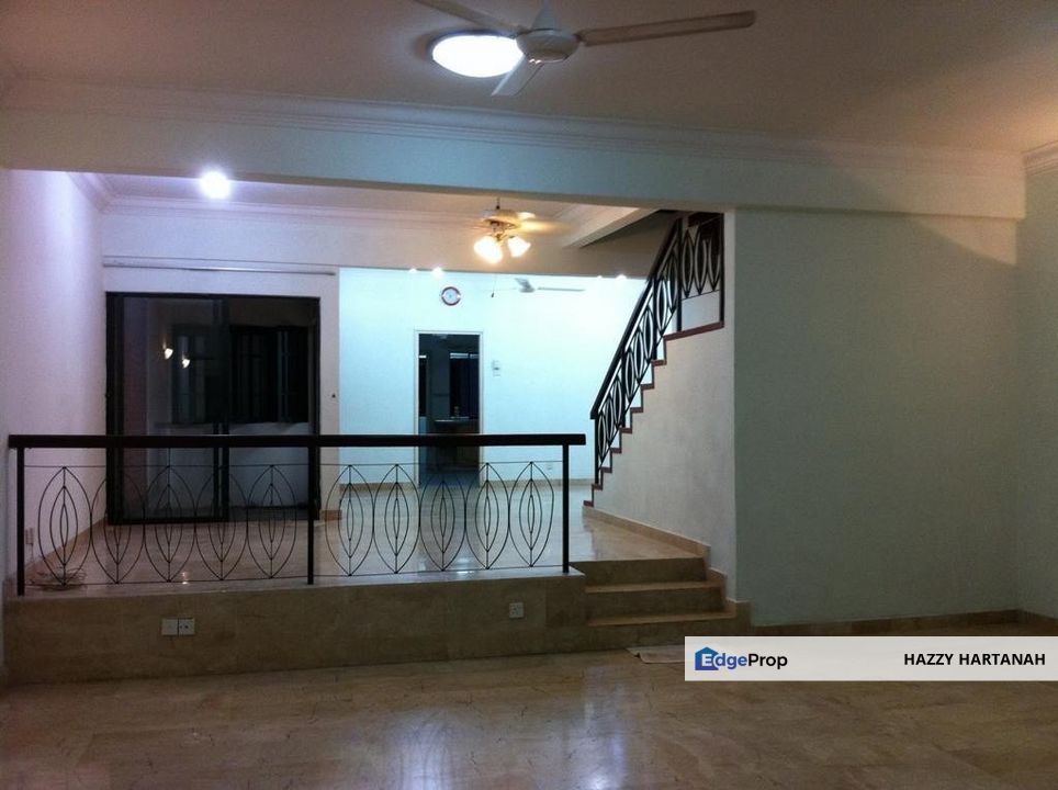 [Luas! 22x90] Double Storey Terrace Jalan Kubah, Bukit Jelutong, Freehold, Selangor, Bukit Jelutong