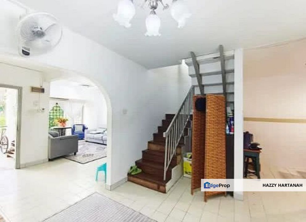 URGENT SELL!!!2 Storey Terrace. SS7 Kelana Jaya. Freehold., Selangor, Petaling Jaya