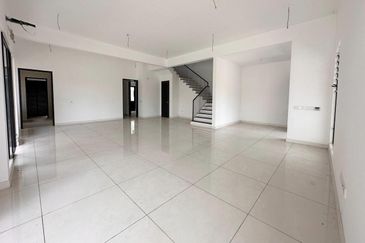 Reesia Elmina Garden