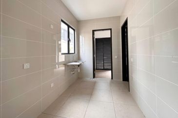 Reesia Elmina Garden