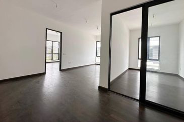 Reesia Elmina Garden