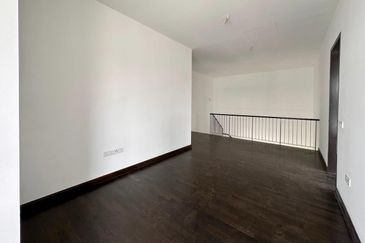 Reesia Elmina Garden