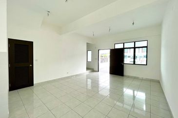 Iris @ Bandar Hillpark