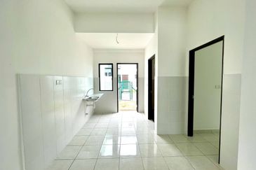 Iris @ Bandar Hillpark