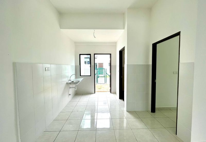 Iris @ Bandar Hillpark