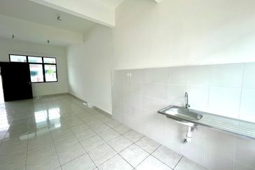 Iris @ Bandar Hillpark