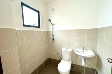 Iris @ Bandar Hillpark