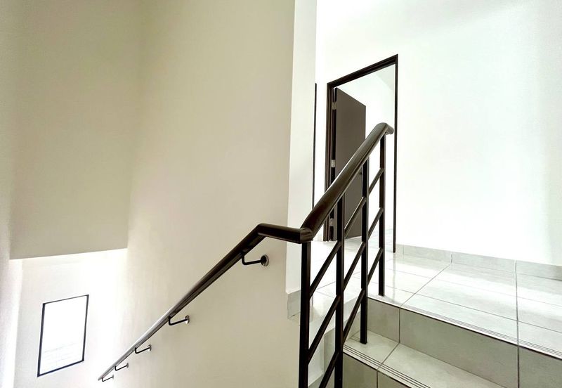 Iris @ Bandar Hillpark