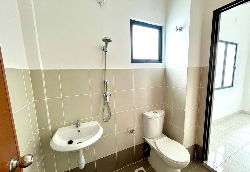 Iris @ Bandar Hillpark