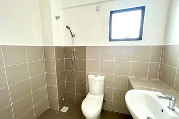 Iris @ Bandar Hillpark