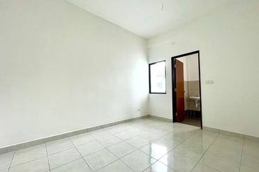 Iris @ Bandar Hillpark