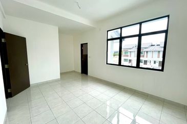 Iris @ Bandar Hillpark