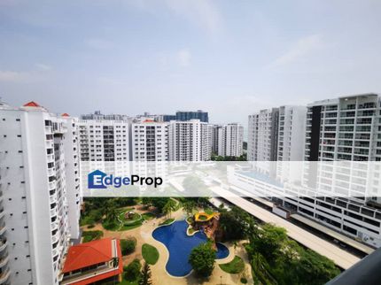 Villa emas high floor poolview queensbay  mall , Penang, Sungai Nibong