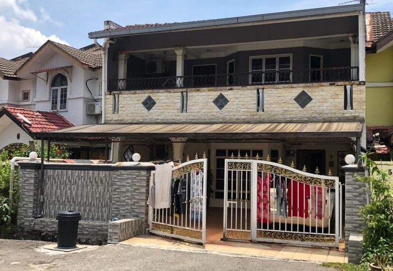 Puchong Perdana 27x65 fully Reno 250k with 5 room