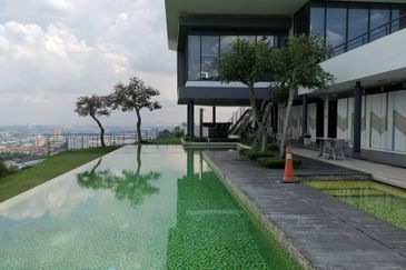 Saujana Laman Granview Bran new 3 Sty Bungalows