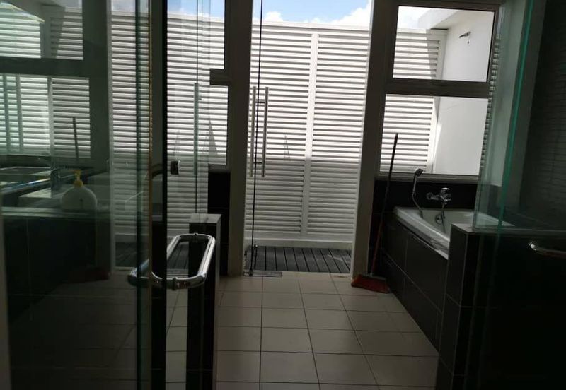 Saujana Laman Granview Bran new 3 Sty Bungalows