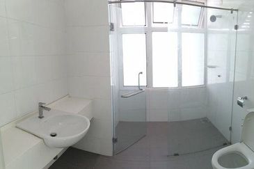 Saujana Laman Granview Bran new 3 Sty Bungalows