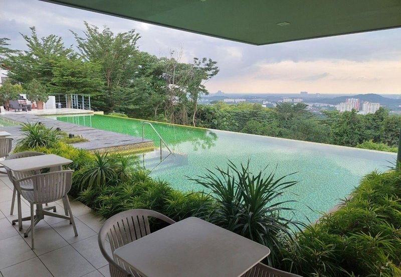 Belew market Price rm 600k Laman Granview 3 storey Bungalow Bran new basic unit