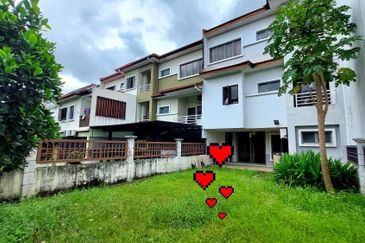 Puchong Vistaria Residences superlink 2 &half sty