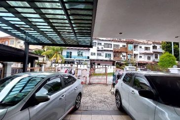 Puchong Vistaria Residences superlink 2 &half sty