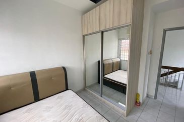 Puchong Vistaria Residences superlink 2 &half sty