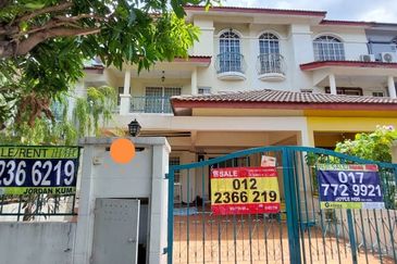 bandar Puteri 8 two and half sty move in conditon