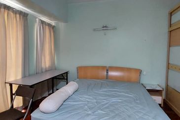 bandar Puteri 8 two and half sty move in conditon