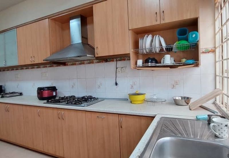 bandar Puteri 8 two and half sty move in conditon