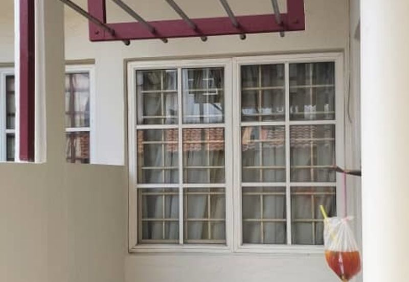 bandar Puteri 8 two and half sty move in conditon