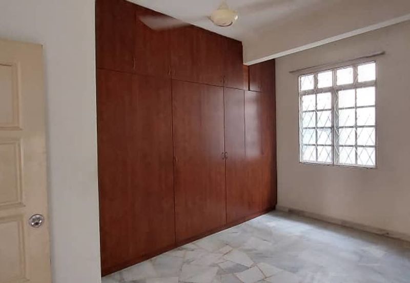 Bandar Kinrara 4 Renovation 22X70 Kitchen Exp