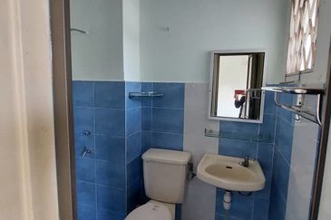 Bandar Kinrara 4 Renovation 22X70 Kitchen Exp