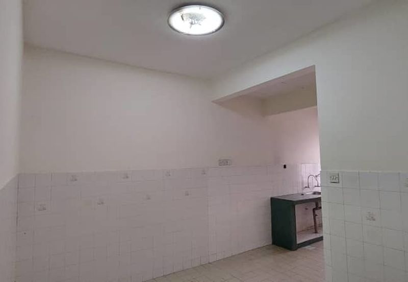 Bandar Kinrara 4 Renovation 22X70 Kitchen Exp