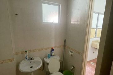 Bandar Puteri 12  Puchong move in condition 