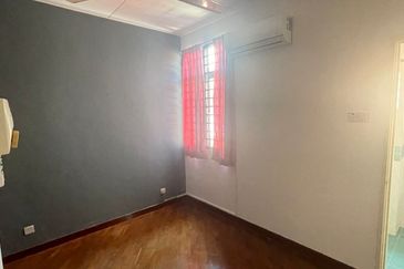 Bandar Puteri 12  Puchong move in condition 