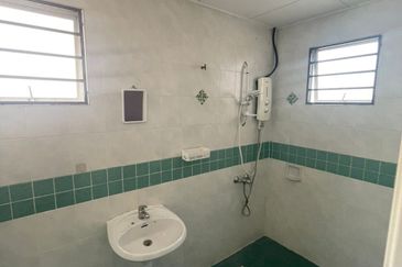 Bandar Puteri 12  Puchong move in condition 