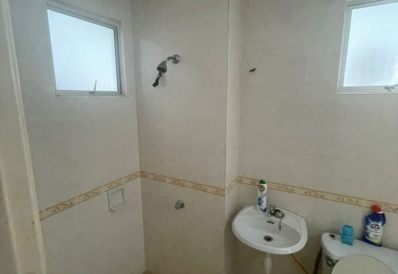 Bandar Puteri 12  Puchong move in condition 