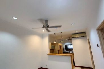 Bandar Puteri 8 below market 200k renovation must view