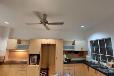 Bandar Puteri 8 below market 200k renovation must view