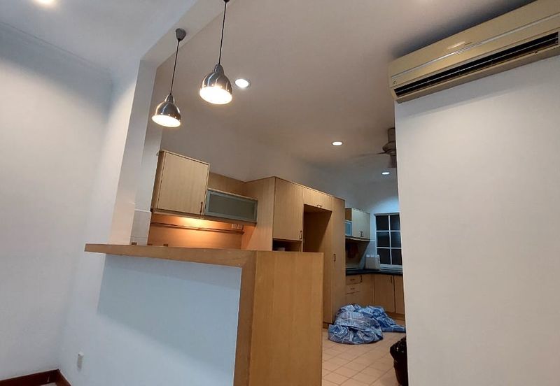 Bandar Puteri 8 below market 200k renovation must view
