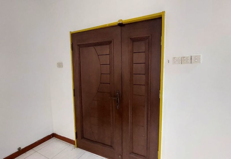 Bandar Puteri 8 below market 200k renovation must view