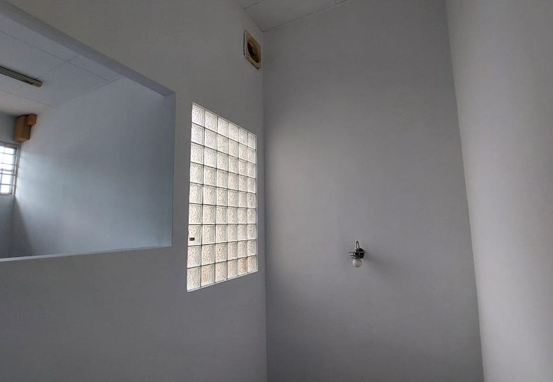 Bandar Puteri 8 below market 200k renovation must view