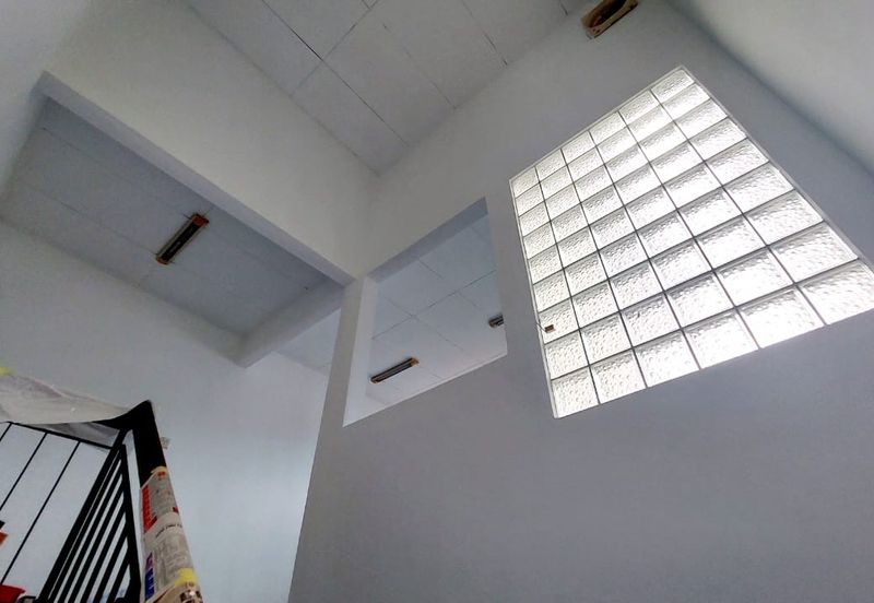 Bandar Puteri 8 below market 200k renovation must view