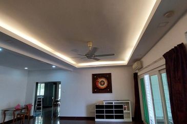 Puteri 12 face T+ facong East + below 1 m Price 