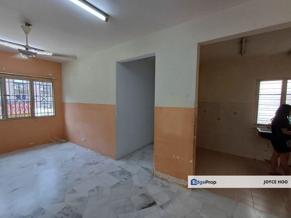 Sri Cempaka 1st floor Basic unit Taman Wawasan Jalan indera  Belew market price Freehold  728 sq ft  walk up , Selangor, Bandar Puteri Puchong